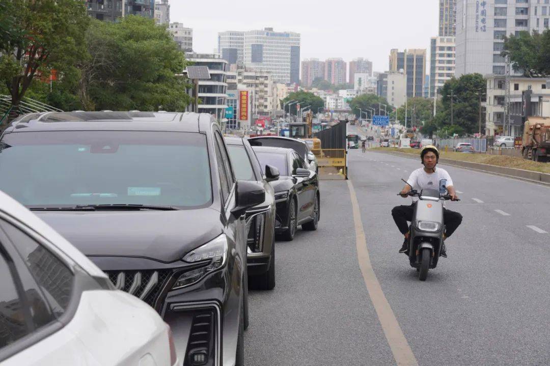 3年没修好！深圳重要道路引吐槽，官方回应