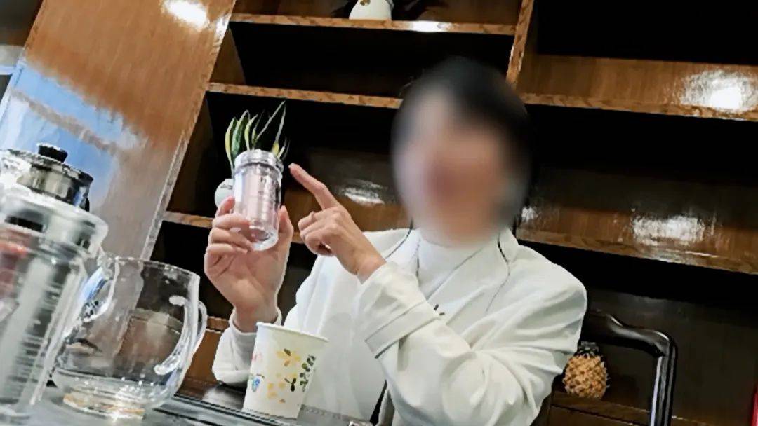 吃3个月换个新老婆，逆龄治百病还挣3000万？记者卧底揭秘神药“AKG”传销骗局