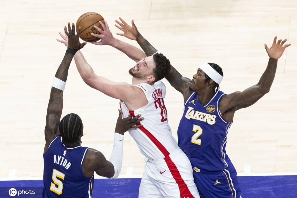 詹姆斯25分申京14+9+8 湖人不敌火箭总分3-2