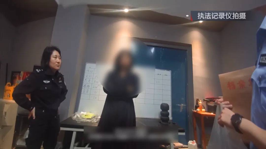 北京“退衣姐”被刑拘,利用同小区长期空置房屋地址下单,再找跑腿帮取件