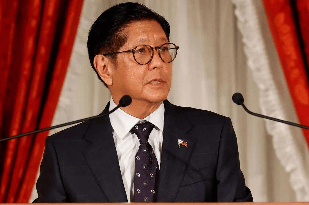 美航母进入南海后,马科斯发表全国讲话,菲律宾人“绝不屈服”