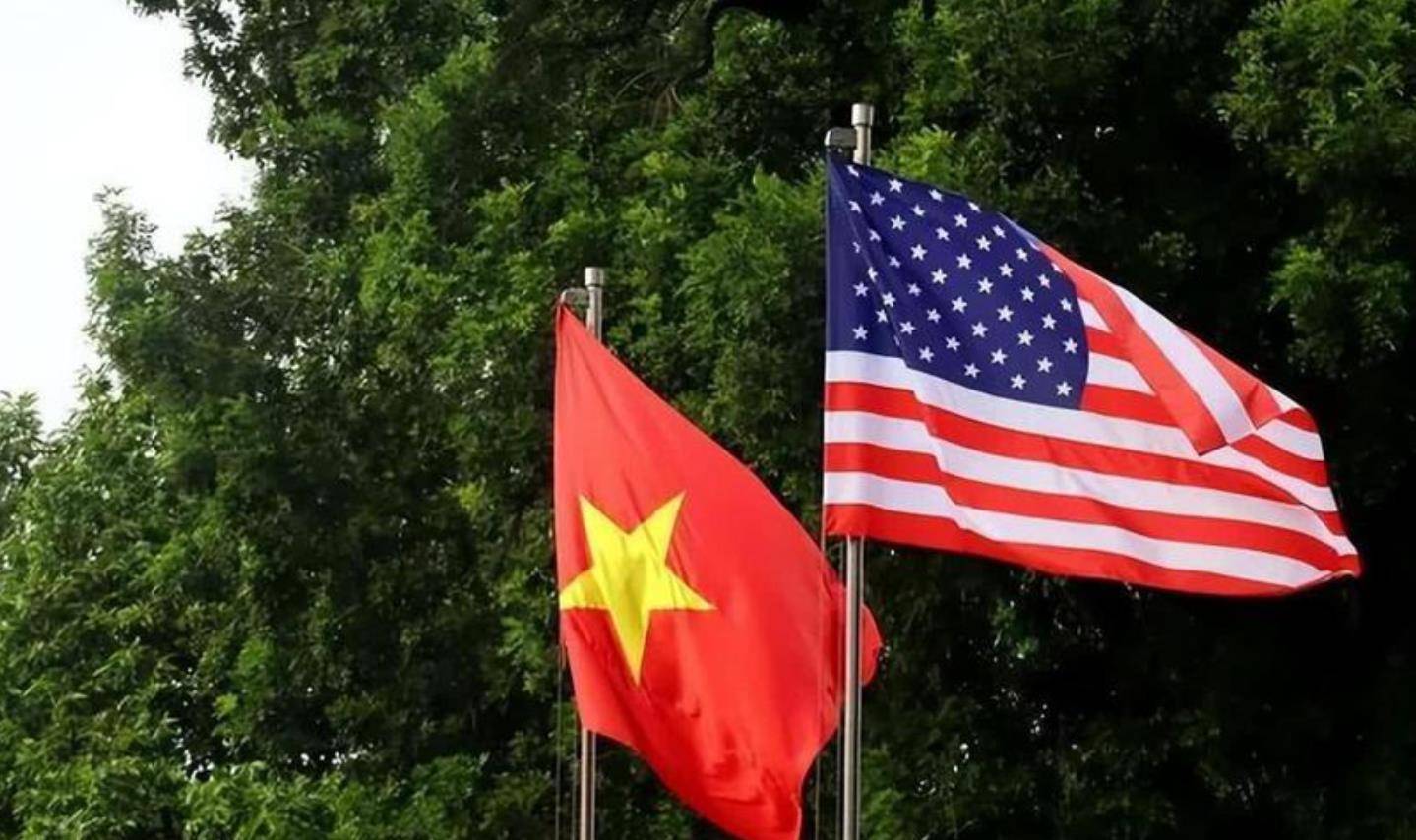 越南批了，多掏30亿对接中国铁路，不让美国宰割，东盟自己说了算！
