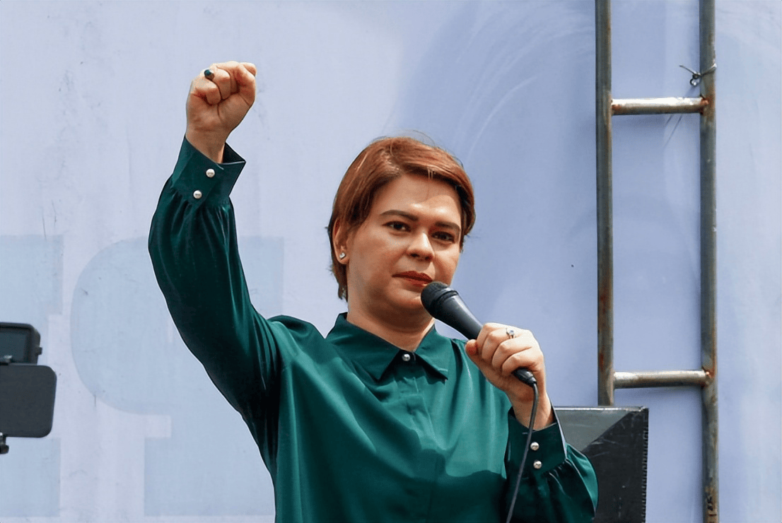 菲副总统莎拉炮轰总统：“辞职！赶紧离开那个位置！”，马科斯强装镇定回了两句话