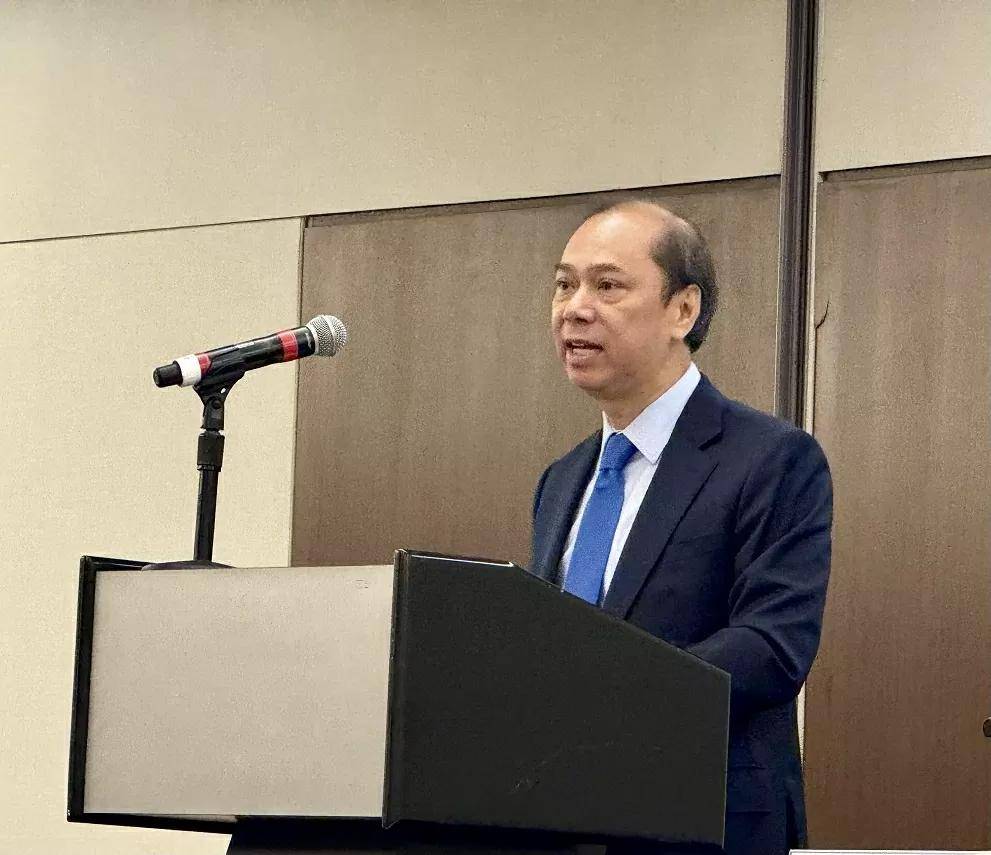越南领导人亲自拍板，大半个高层都跟着他走，这次访美有大事要谈！